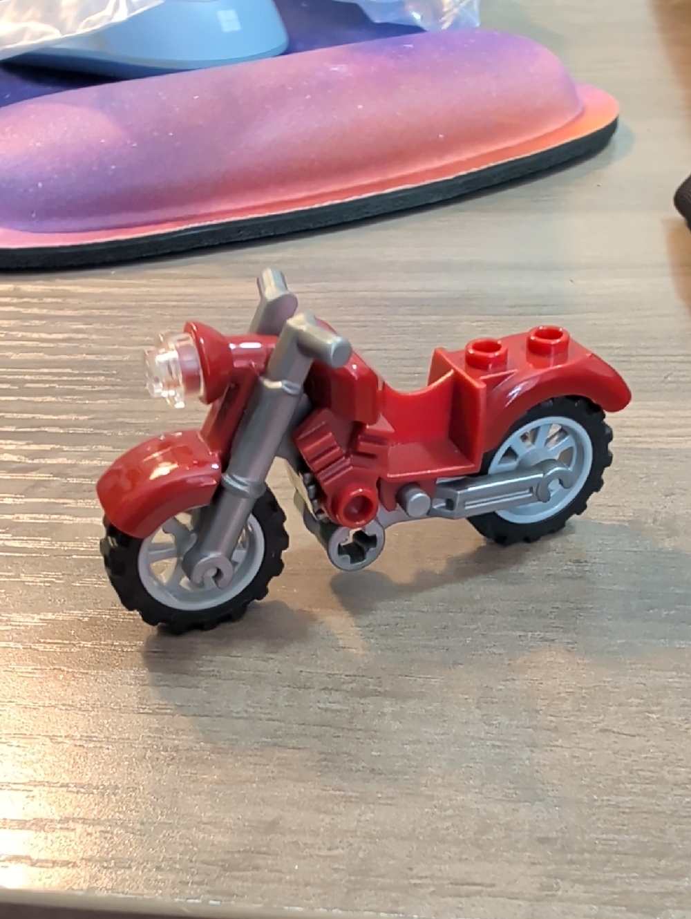 Lego Minifig Red Motorcycle - Picture 1 of 4